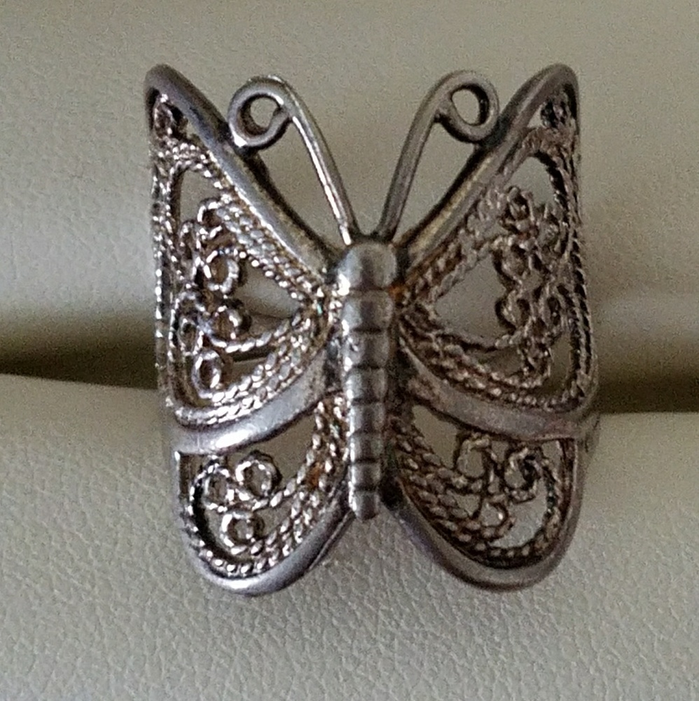 Butterfly ring